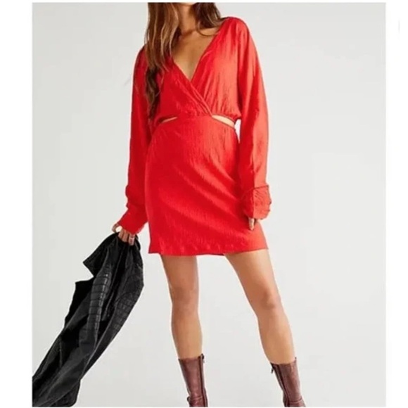 Free People Beach Red Stasia Mini Dress Size Medium Cut Out Sides Stretch - Picture 1 of 12